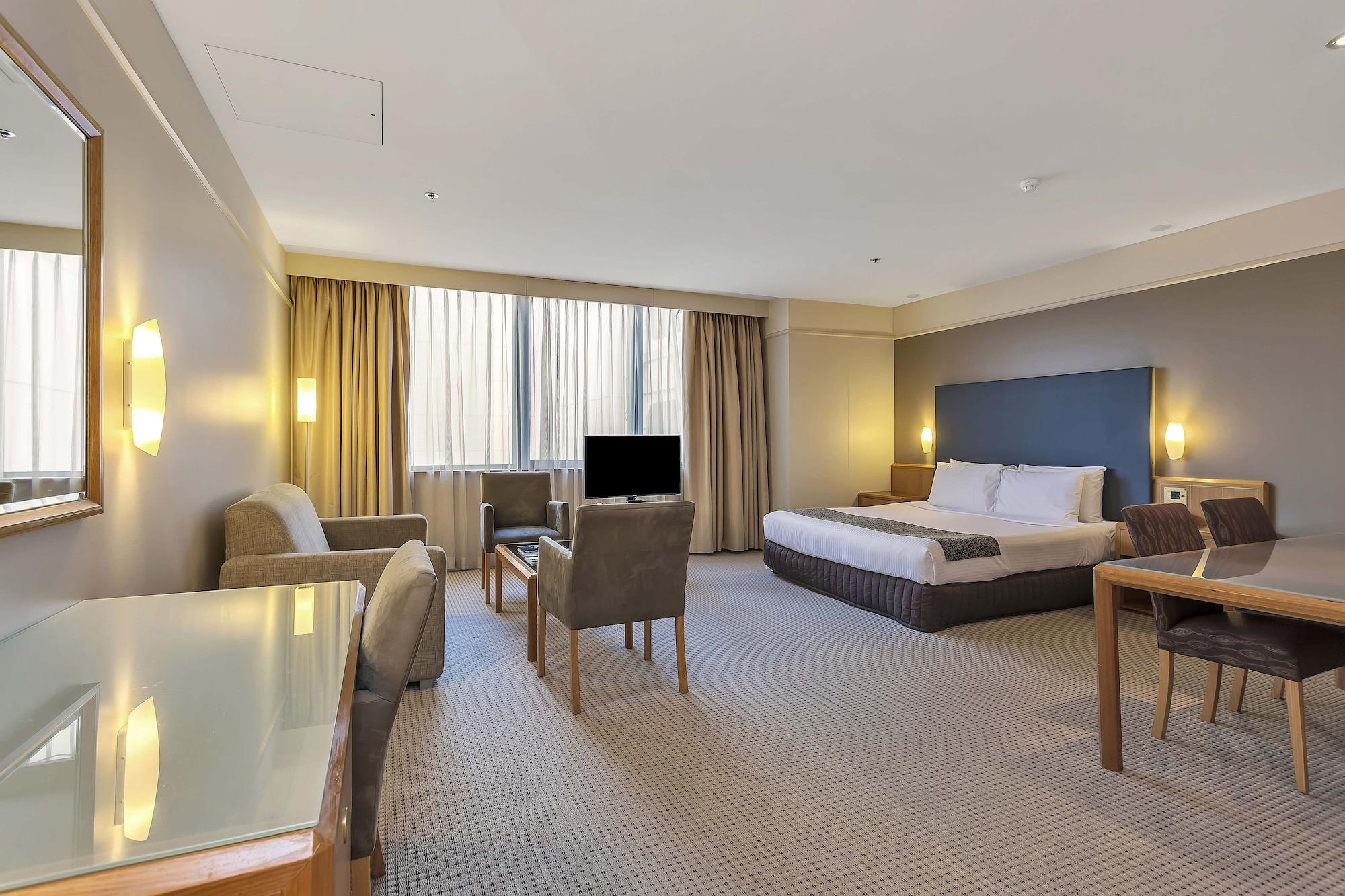 Hotel Stamford Plaza Adelaide Exteriér fotografie A suite at the hotel