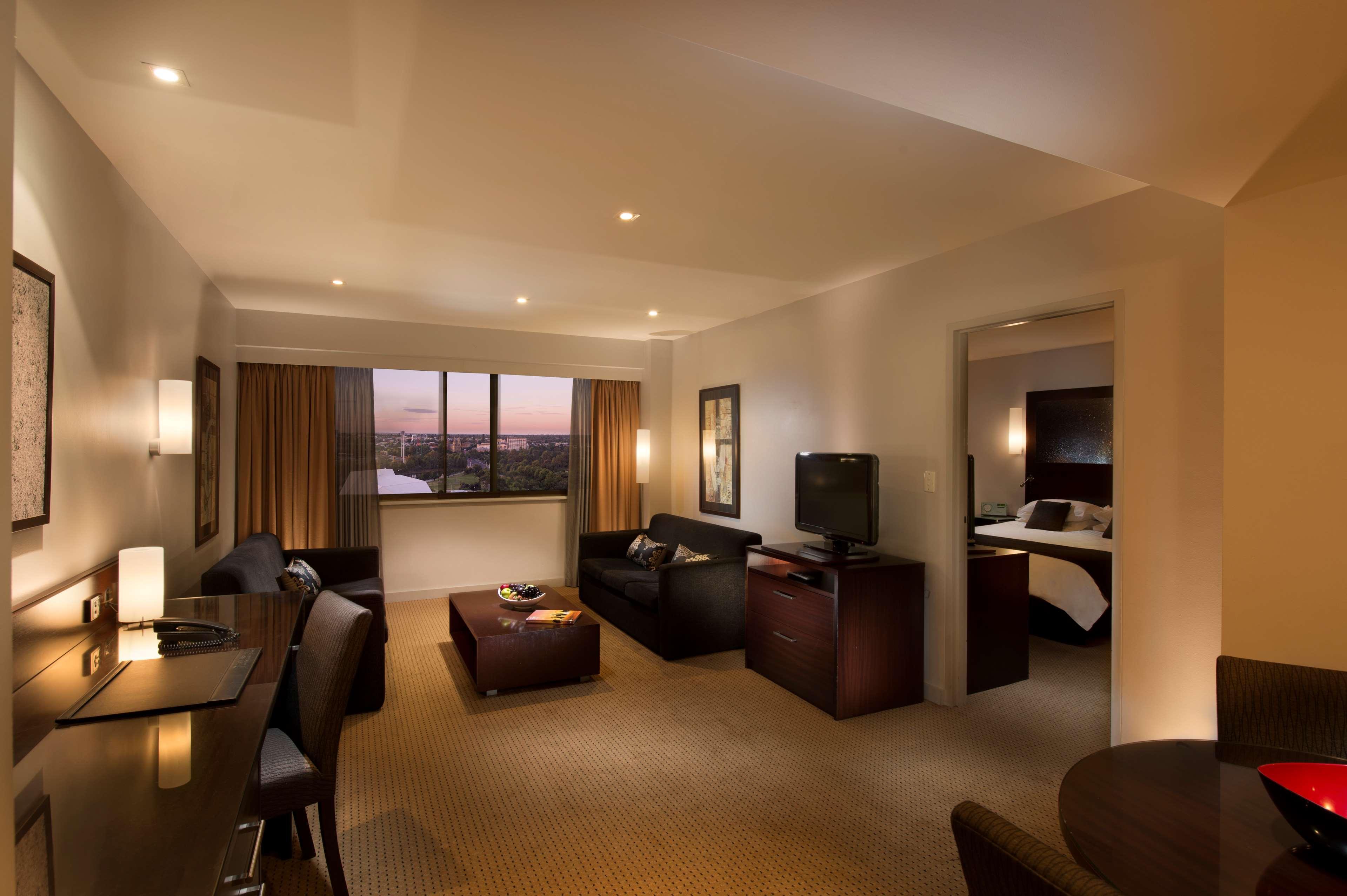 Hotel Stamford Plaza Adelaide Pokoj fotografie A suite at the Westin