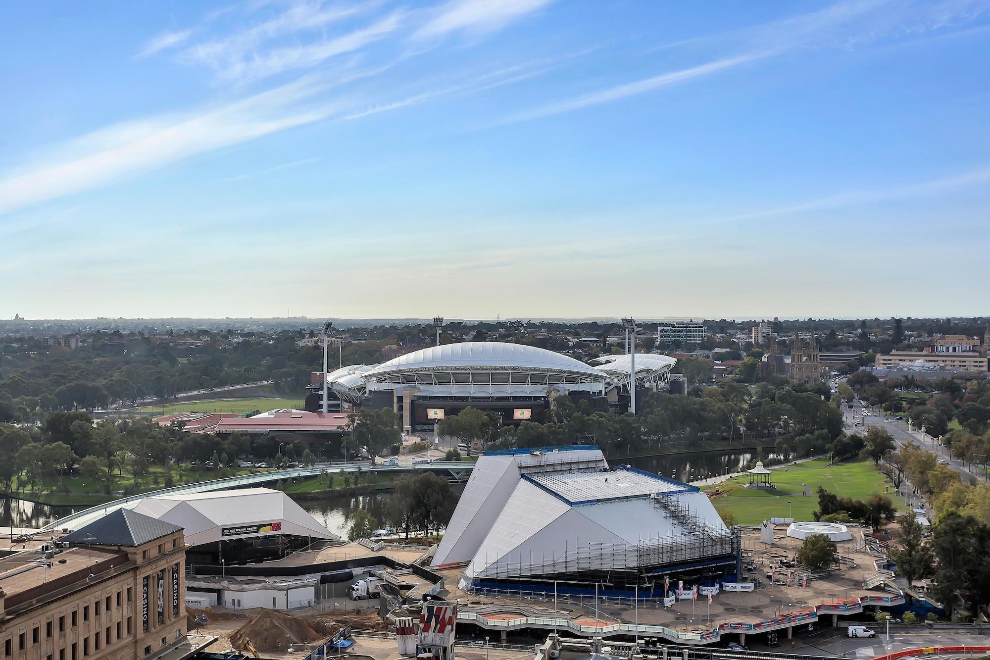 Hotel Stamford Plaza Adelaide Exteriér fotografie The Adelaide Oval, the home of the Adelaide Crows