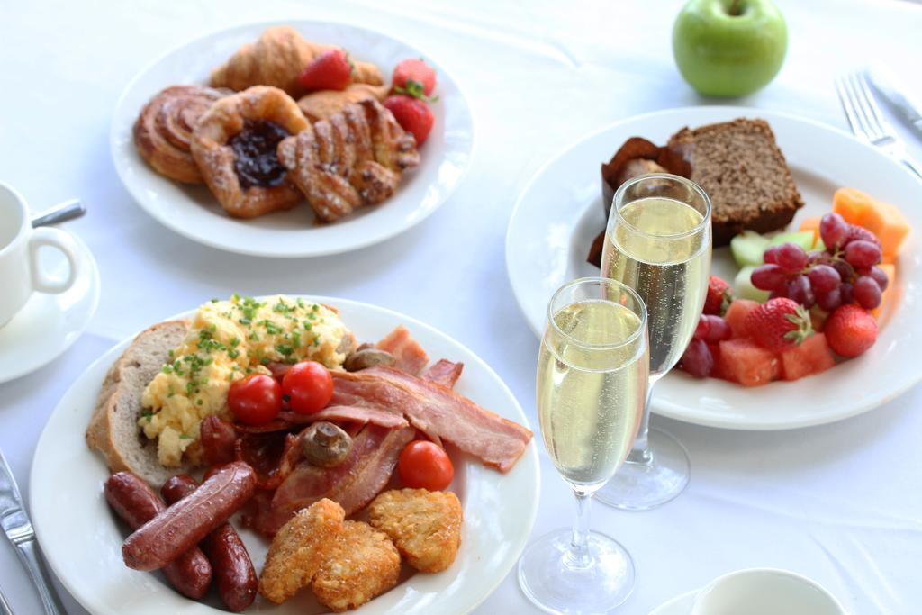 Hotel Stamford Plaza Adelaide Exteriér fotografie A typical breakfast buffet